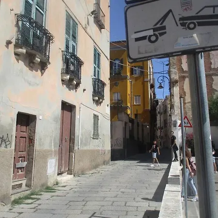 Piccolo Nido Nel Cuore Di * Cagliari